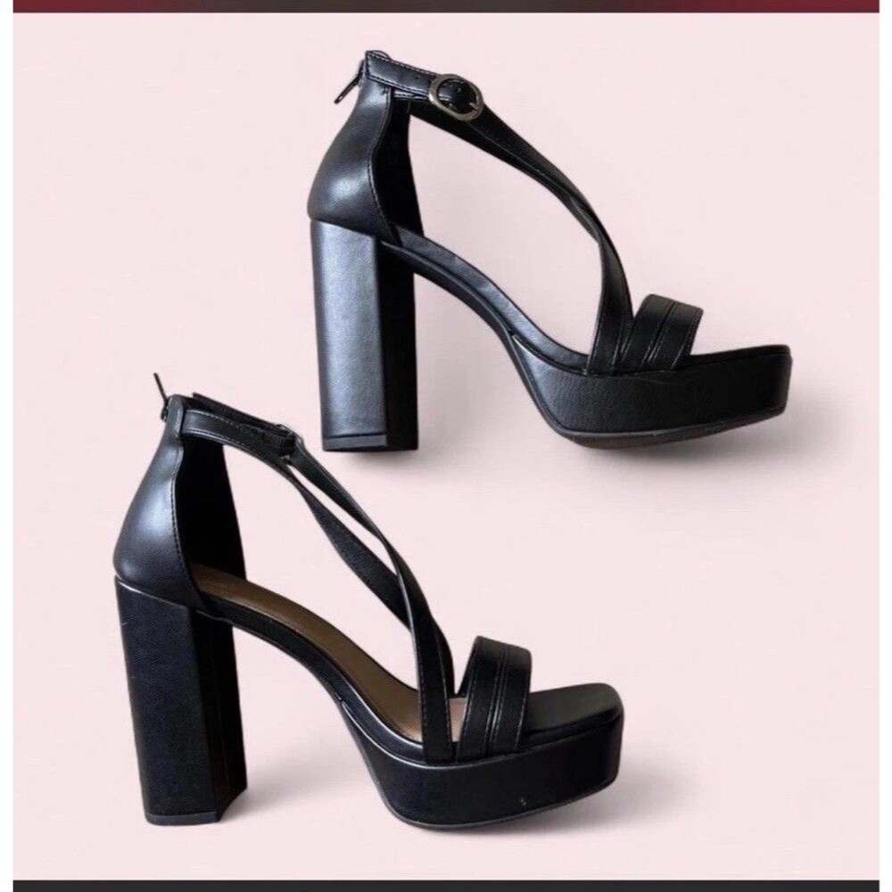 REPORT STYLE SAUCY Sexy Black strappy 4.5 INCH block heel sandals SIZE 8 - Picture 4 of 8